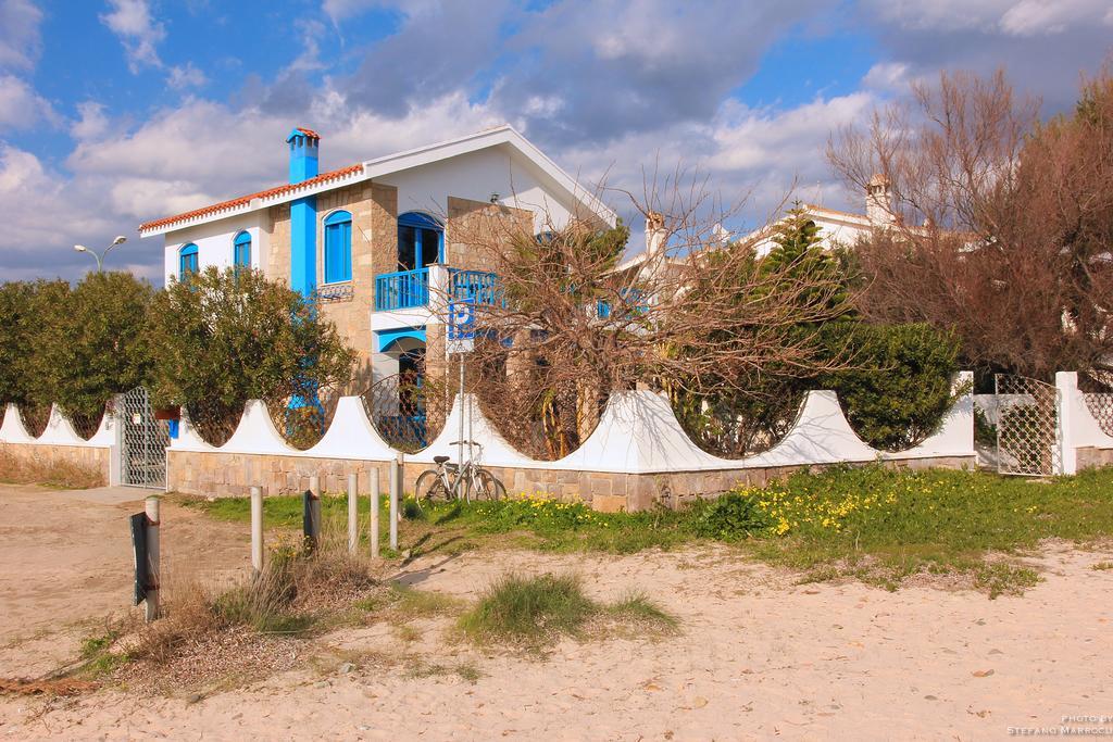 La Casa Sulla Spiaggia フルミニ・ディ・クアルトゥ エクステリア 写真