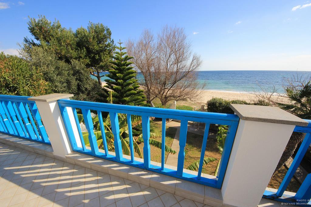 La Casa Sulla Spiaggia フルミニ・ディ・クアルトゥ エクステリア 写真